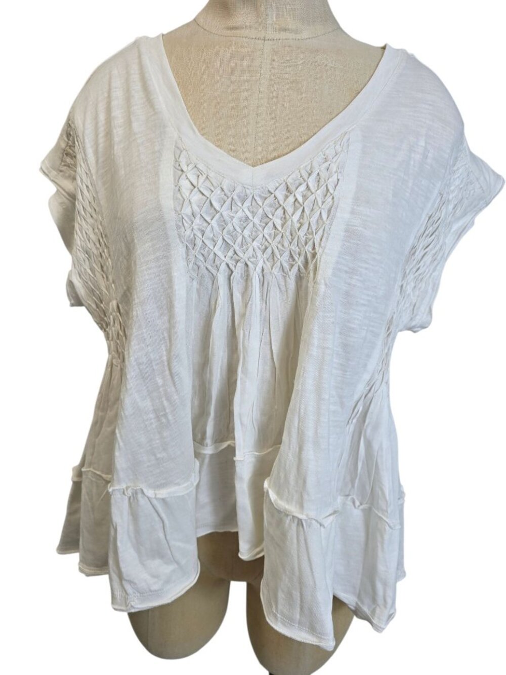 Anthropologie smocked swing tee babydoll silhouette white color women's size s